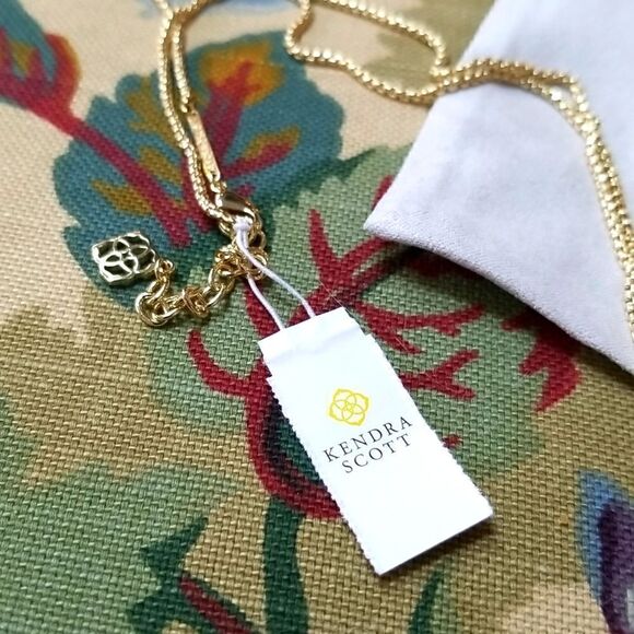 KENDRA SCOTT RAYNE NECKLACE IN WHITE MOP!!! NWT!!! GIFTED To ME!!! - Picture 9 of 10
